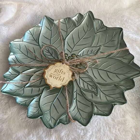 2 Turkish Glass Green Gold Poinsettia 12” 9” Dining Serving Plates Set of 2 NWT - Picture 5 of 5